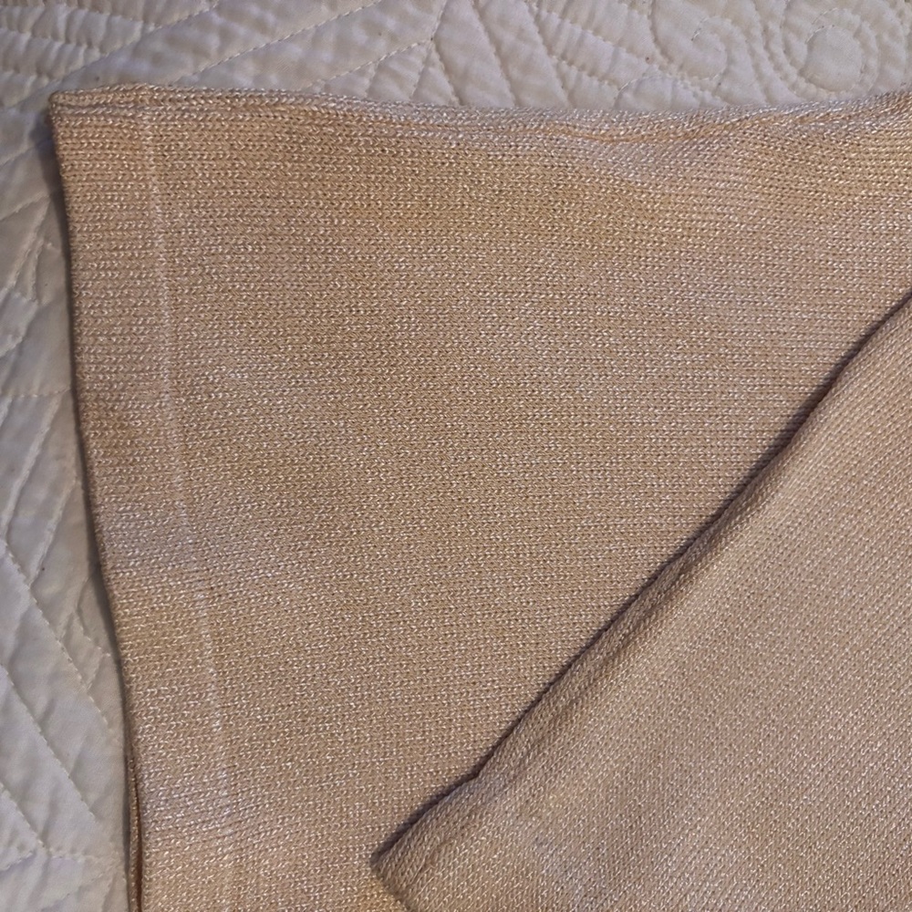 St. John Sport Cream-Gold Tint V-Neck Sweater - Sz Small EUC - Picture 6 of 9
